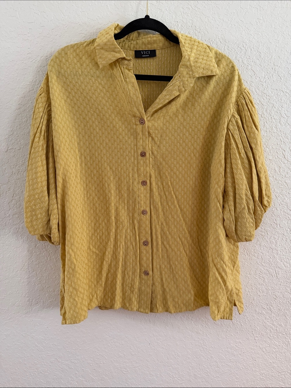 Vici Textured Mustard Button-Down Puff Sleeve Shirt.SIZE M